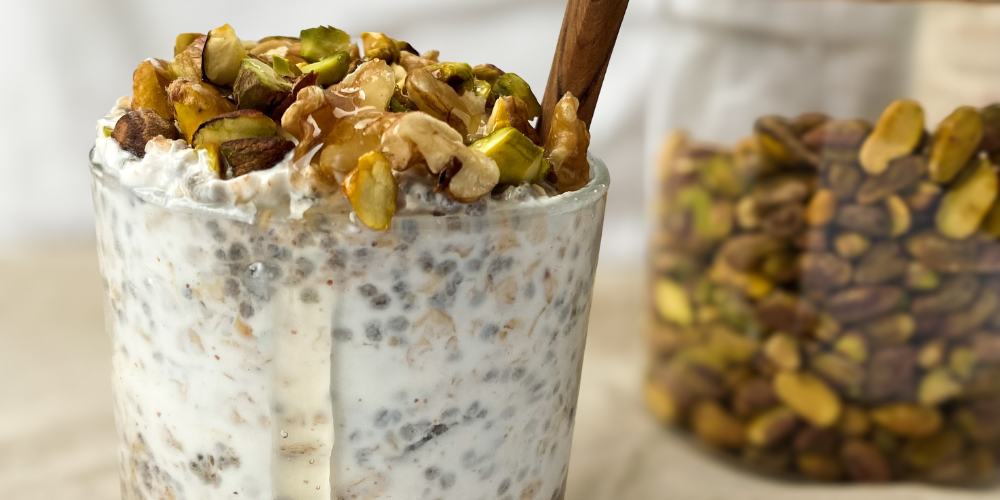 Vegan baklava overnight oats