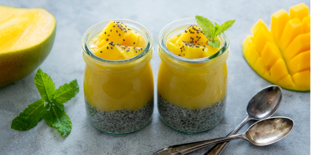 Mango chia pudding